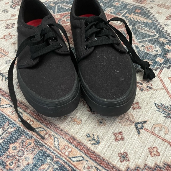 Shoes For Crews Black Men's Sneakers - Picture 2 of 2